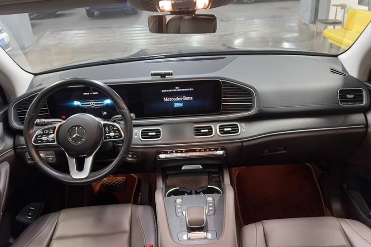 Used Mercedes-Benz GLE 2023 GLE 450 4MATIC Luxury Model Interior 1