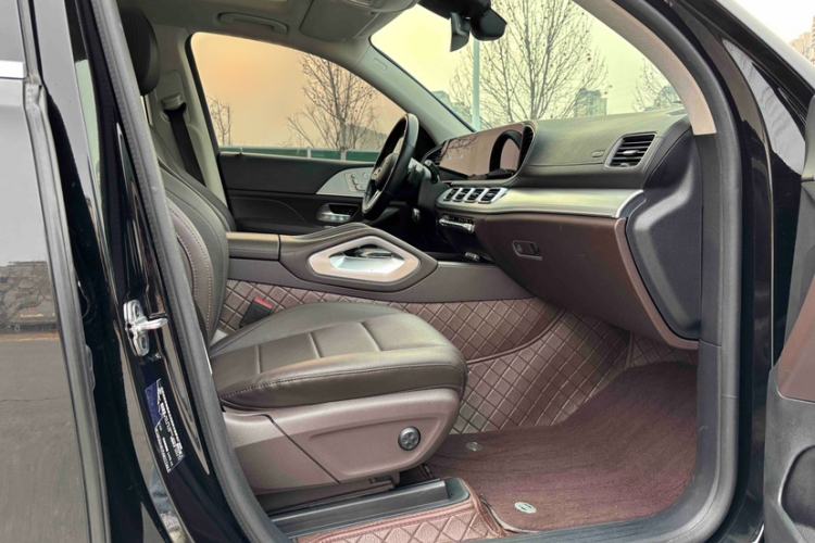 Used Mercedes-Benz GLE 2023 GLE 450 4MATIC Stylish Model Interior 10