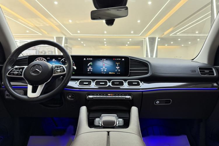 Used Mercedes-Benz GLE 2023 GLE 350 4MATIC Stylish Model Interior 2