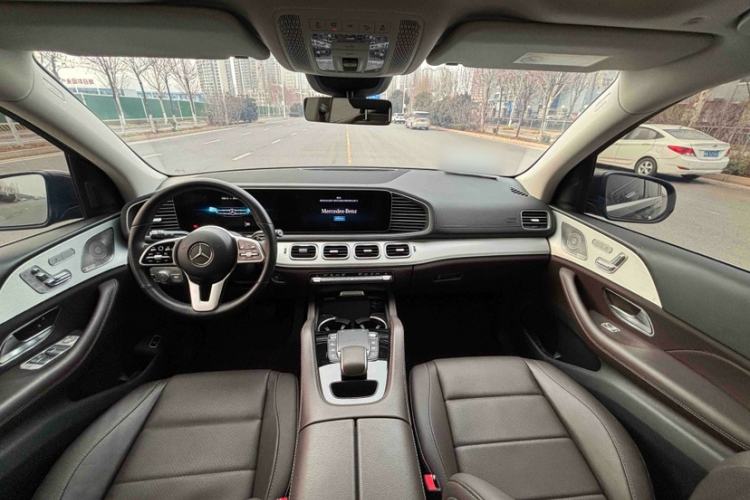 Used Mercedes-Benz GLE 2023 GLE 450 4MATIC Stylish Model Interior 2