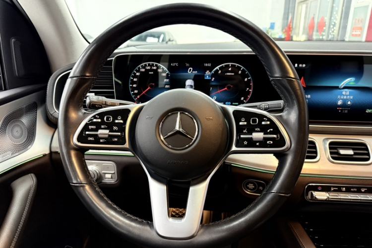 Used Mercedes-Benz GLE 2023 GLE 450 4MATIC Stylish Model Interior 3