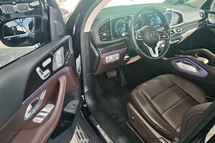 Used Mercedes-Benz GLE 2023 GLE 350 4MATIC Stylish Model Interior 3
