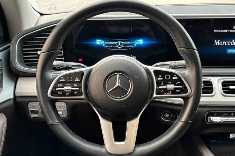 Used Mercedes-Benz GLE 2023 GLE 450 4MATIC Stylish Model Interior 3