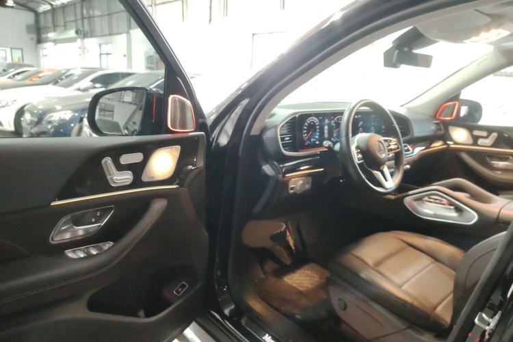 Used Mercedes-Benz GLE 2023 GLE 350 4MATIC Stylish Model Interior 3