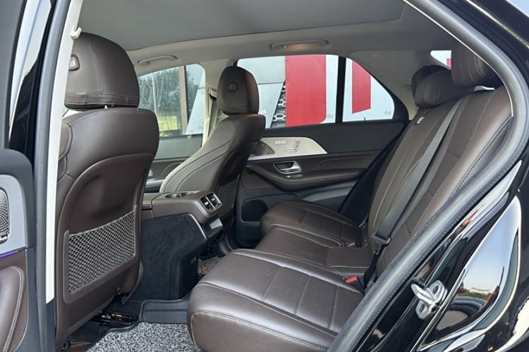 Used Mercedes-Benz GLE 2023 GLE 450 4MATIC Stylish Model Interior 3