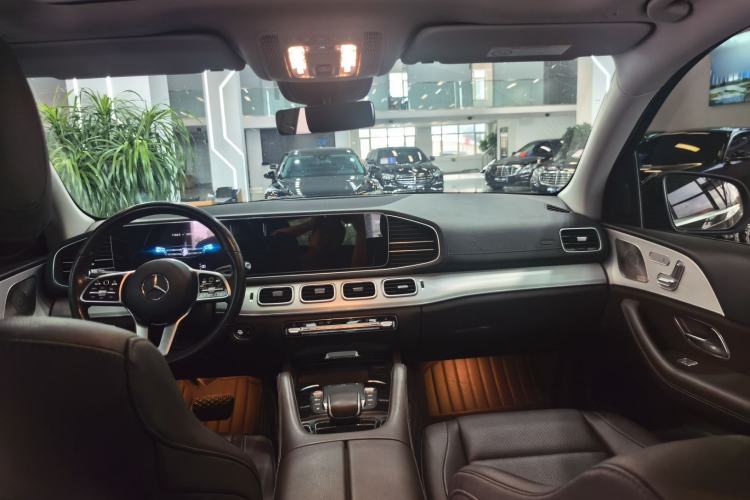 Used Mercedes-Benz GLE 2023 GLE 450 4MATIC AMG Line Interior 3