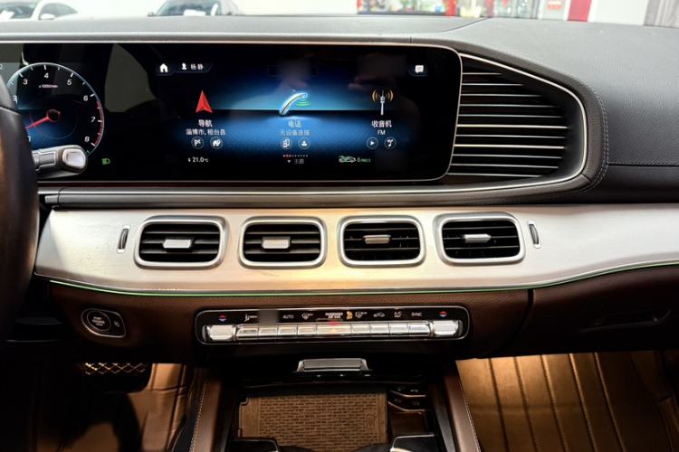 Used Mercedes-Benz GLE 2023 GLE 450 4MATIC Stylish Model Interior 4