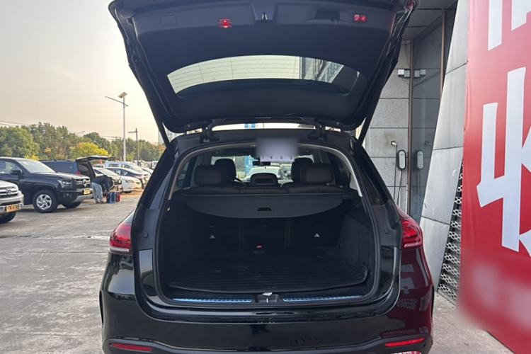 Used Mercedes-Benz GLE 2023 GLE 450 4MATIC Stylish Model Interior 4