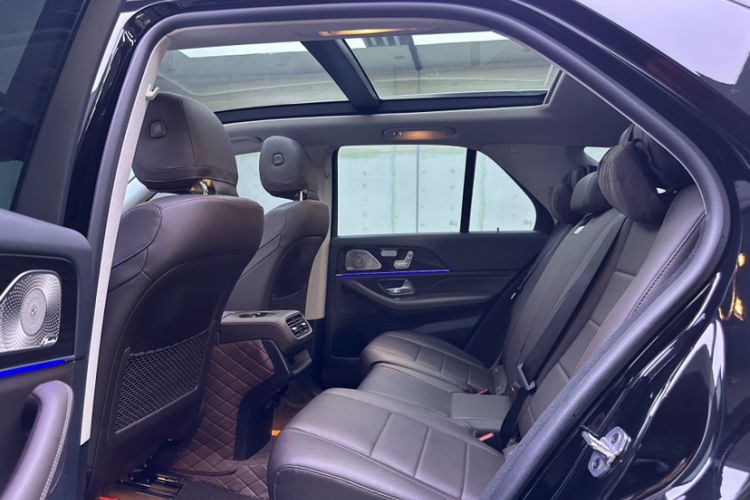 Used Mercedes-Benz GLE 2023 GLE 350 4MATIC Stylish Model Interior 6