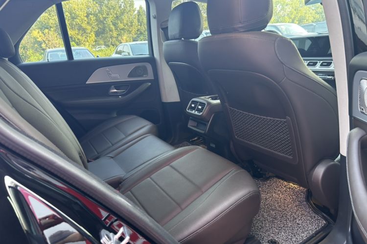 Used Mercedes-Benz GLE 2023 GLE 450 4MATIC Stylish Model Interior 6