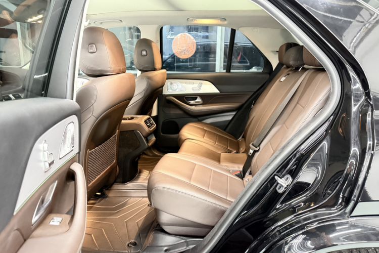 Used Mercedes-Benz GLE 2023 GLE 450 4MATIC Stylish Model Interior 7