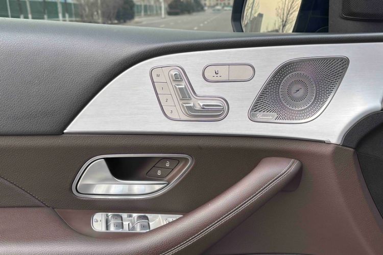 Used Mercedes-Benz GLE 2023 GLE 450 4MATIC Stylish Model Interior 9
