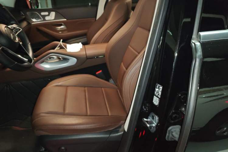 Used Mercedes-Benz GLE 2023 GLE 450 4MATIC Luxury Model Left Front Seat