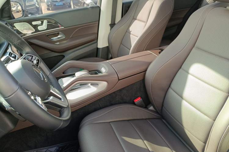 Used Mercedes-Benz GLE 2023 GLE 350 4MATIC Stylish Model Left Front Seat