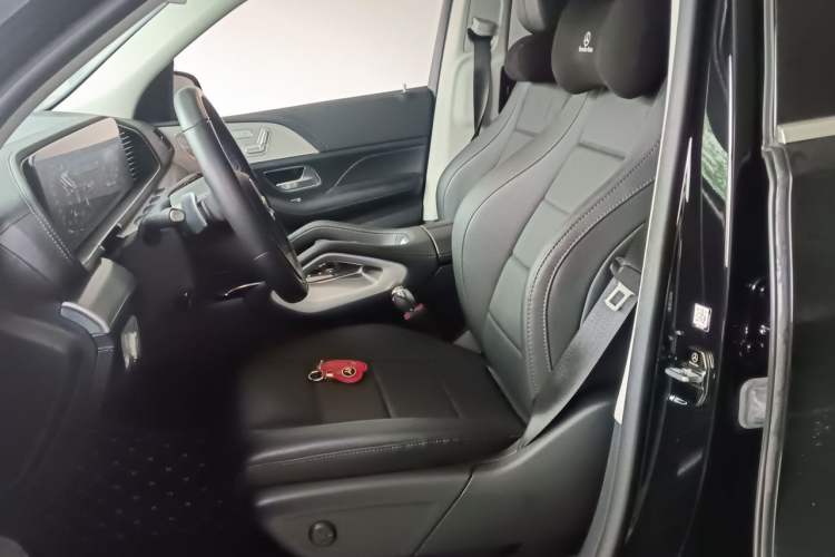 Used Mercedes-Benz GLE 2023 GLE 450 4MATIC AMG Line Left Front Seat
