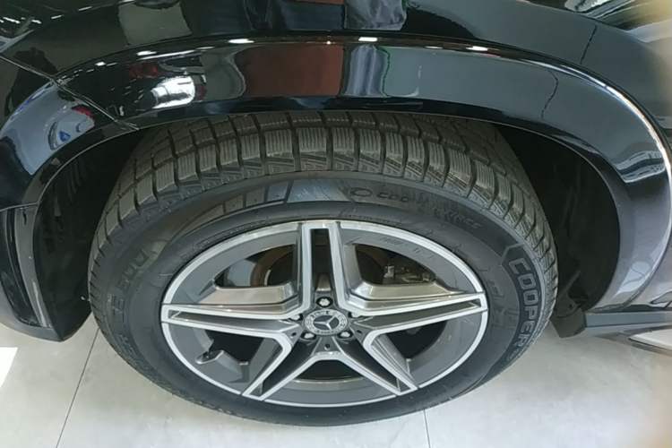 Used Mercedes-Benz GLE 2023 GLE 450 4MATIC Stylish Model Left Front Wheel Hub