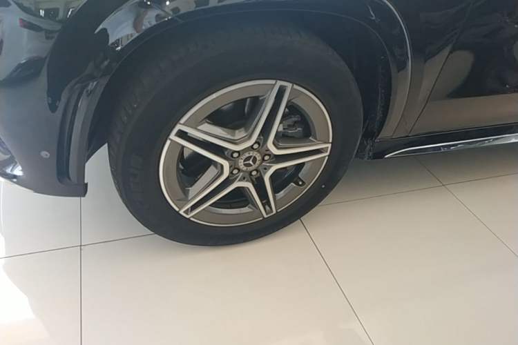 Used Mercedes-Benz GLE 2023 GLE 450 4MATIC Stylish Model Left Front Wheel Hub
