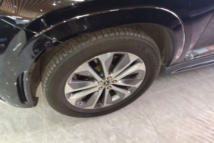 Used Mercedes-Benz GLE 2023 GLE 350 4MATIC Stylish Model Left Front Wheel Hub