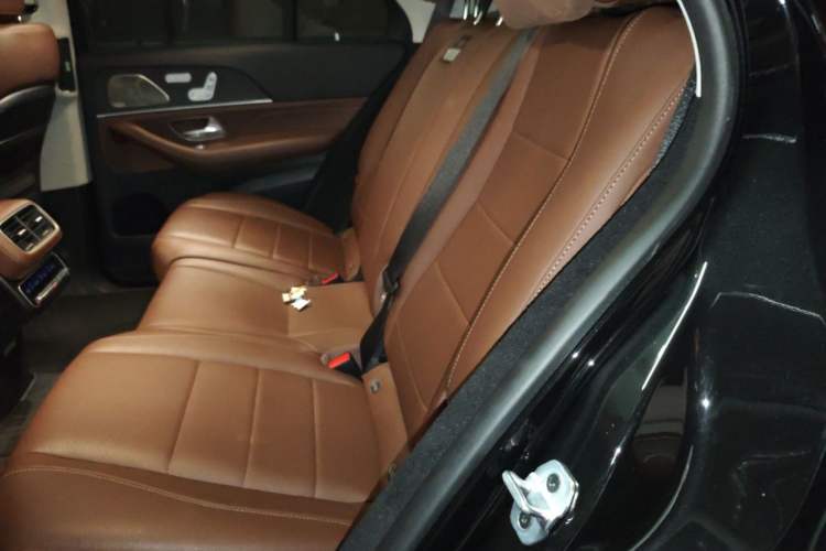 Used Mercedes-Benz GLE 2023 GLE 450 4MATIC Luxury Model Left Rear Seat