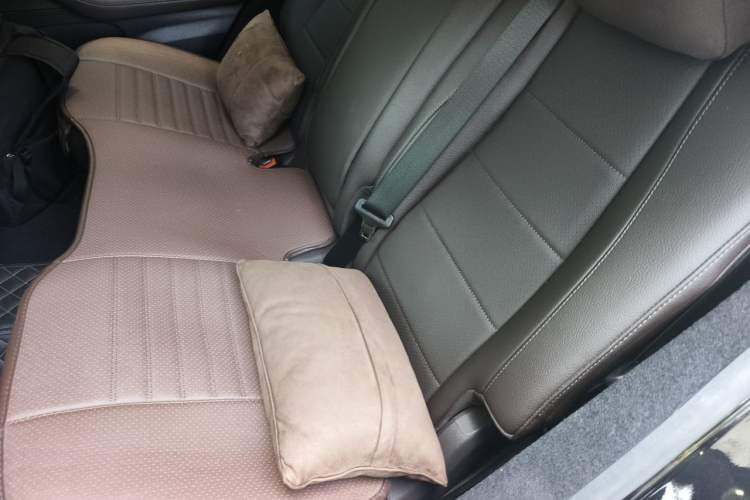 Used Mercedes-Benz GLE 2023 GLE 350 4MATIC Stylish Model Left Rear Seat