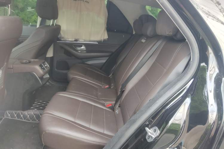 Used Mercedes-Benz GLE 2023 GLE 350 4MATIC Stylish Model Left Rear Seat