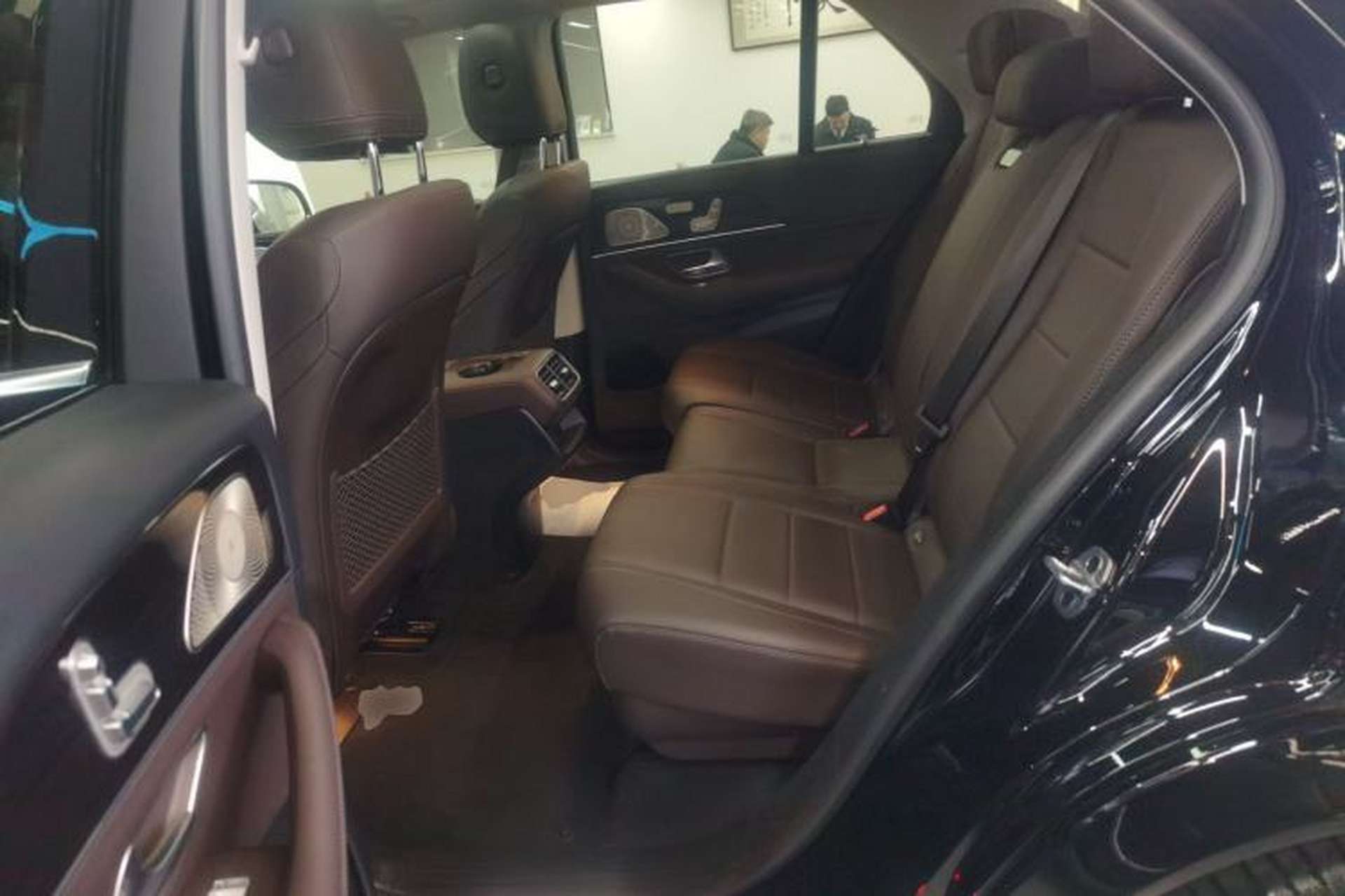 Used Mercedes-Benz GLE 2023 GLE 350 4MATIC Stylish Model Left Rear Seat