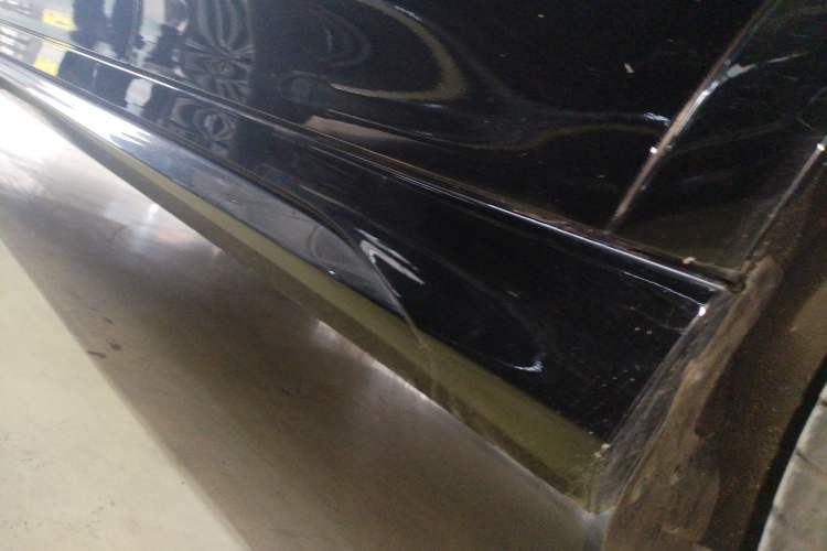 Used Mercedes-Benz GLE 2023 GLE 350 4MATIC Stylish Model Left Side Sill