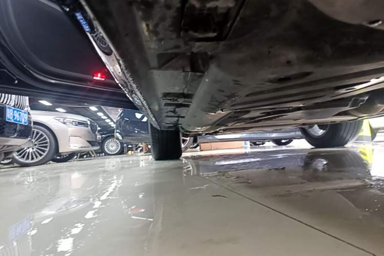 Used Mercedes-Benz GLE 2023 GLE 350 4MATIC Stylish Model Left Side Sill