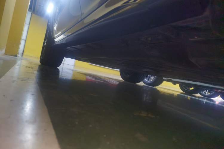 Used Mercedes-Benz GLE 2023 GLE 350 4MATIC Stylish Model Left Side Sill