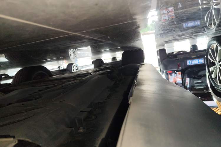 Used Mercedes-Benz GLE 2023 GLE 350 4MATIC Stylish Model Left Side Sill