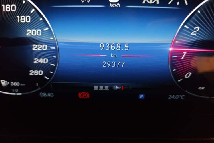 Used Mercedes-Benz GLE 2023 GLE 450 4MATIC Luxury Model Odometer Close Up