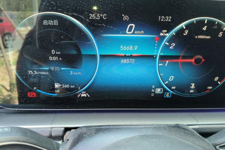 Used Mercedes-Benz GLE 2023 GLE 350 4MATIC Stylish Model Odometer Close Up