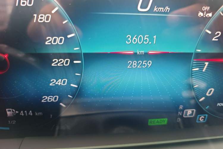 Used Mercedes-Benz GLE 2023 GLE 450 4MATIC Stylish Model Odometer Close Up