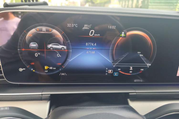 Used Mercedes-Benz GLE 2023 GLE 350 4MATIC Coupe SUV Luxury Model Odometer Close Up