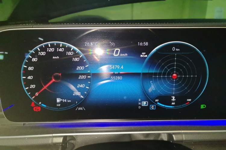Used Mercedes-Benz GLE 2023 GLE 350 4MATIC Stylish Model Odometer Close Up