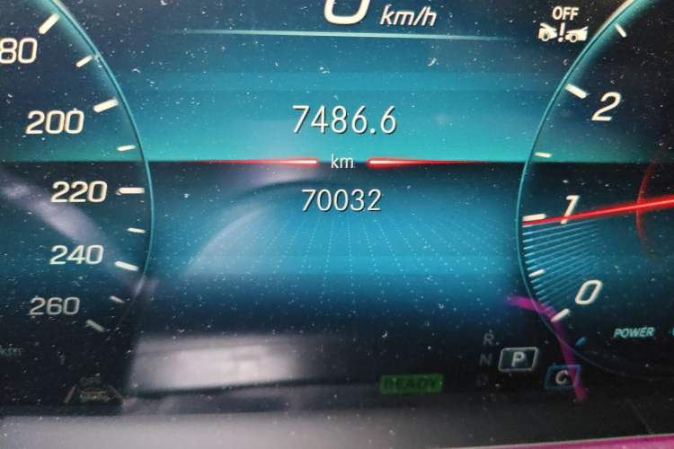 Used Mercedes-Benz GLE 2023 GLE 450 4MATIC Stylish Model Odometer Close Up