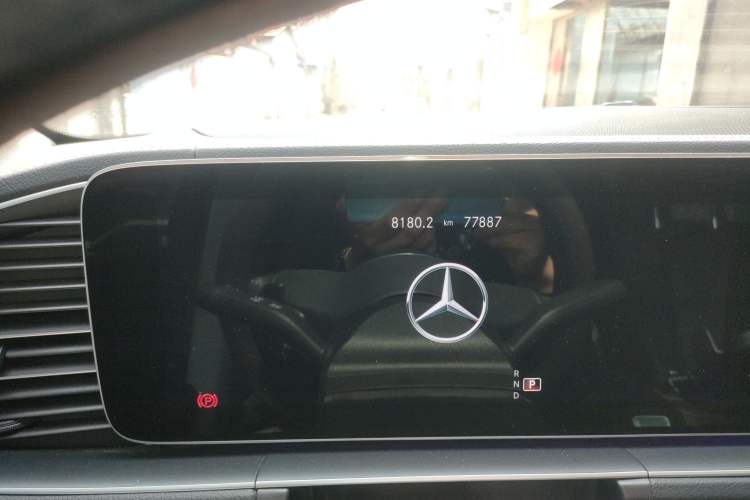 Used Mercedes-Benz GLE 2023 GLE 350 4MATIC Stylish Model Odometer Close Up