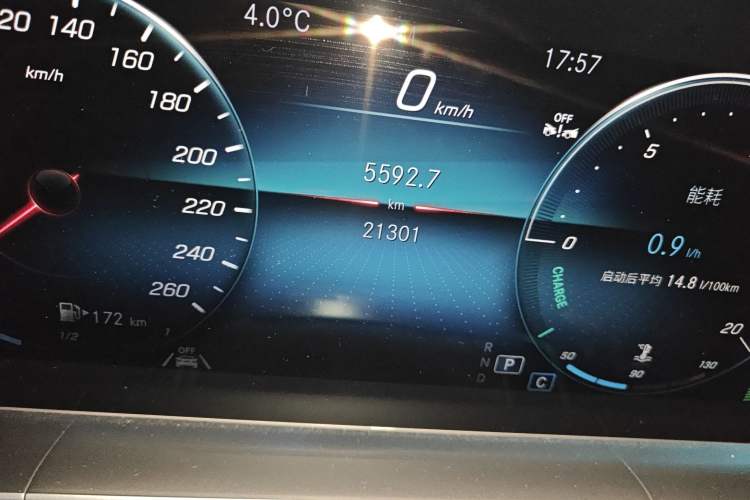 Used Mercedes-Benz GLE 2023 GLE 350 4MATIC Stylish Model Odometer Close Up