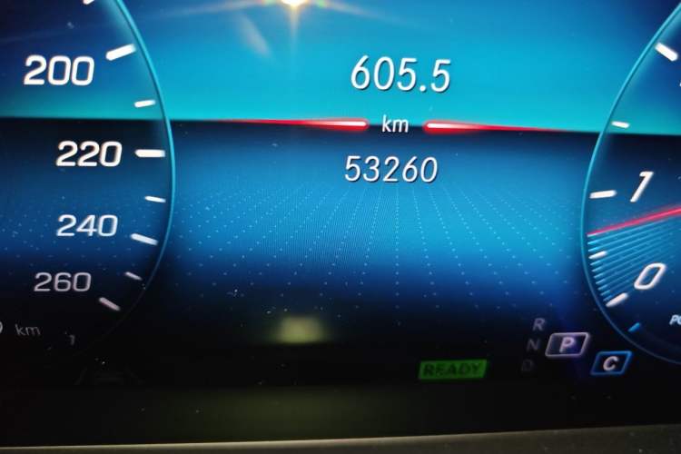 Used Mercedes-Benz GLE 2023 GLE 450 4MATIC Stylish Model Odometer Close Up