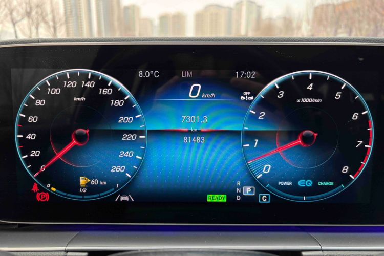 Used Mercedes-Benz GLE 2023 GLE 450 4MATIC Stylish Model Odometer Close Up