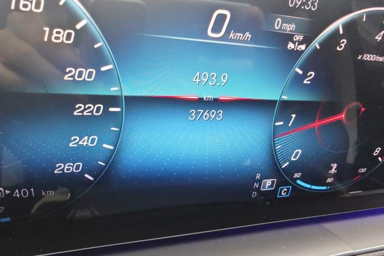 Used Mercedes-Benz GLE 2023 GLE 350 4MATIC Stylish Model Odometer Close Up