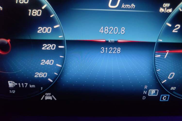 Used Mercedes-Benz GLE 2023 GLE 350 4MATIC Stylish Model Odometer Close Up