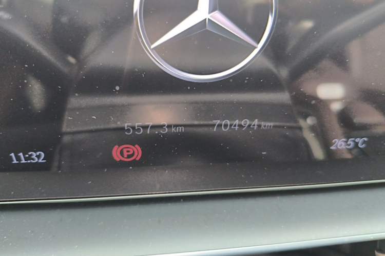 Used Mercedes-Benz GLE 2023 GLE 450 4MATIC Stylish Model Odometer Close Up