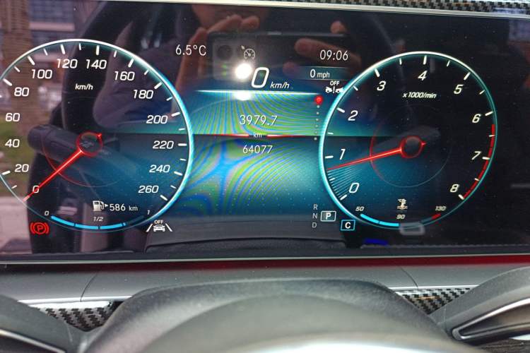 Used Mercedes-Benz GLE 2023 GLE 350 4MATIC Stylish Model Odometer Close Up