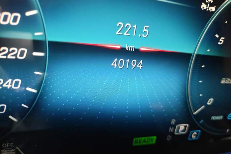 Used Mercedes-Benz GLE 2023 GLE 450 4MATIC Stylish Model Odometer Close Up