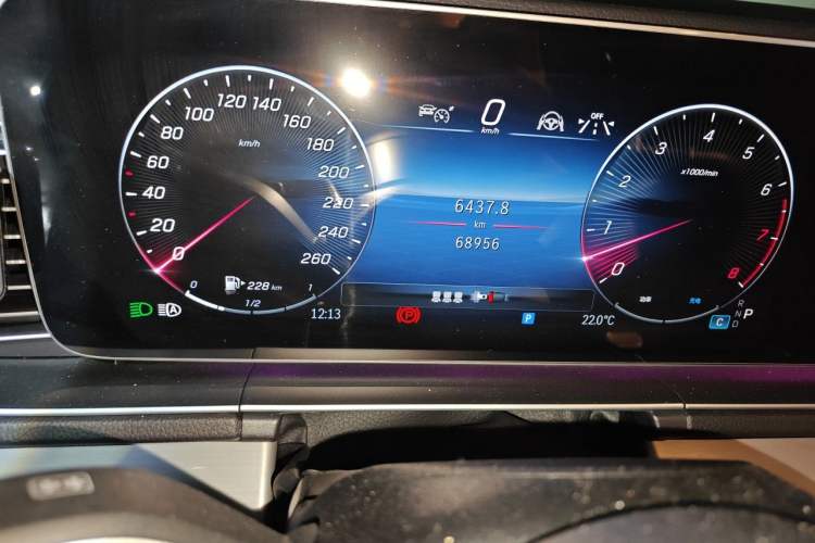 Used Mercedes-Benz GLE 2023 GLE 450 4MATIC Coupe SUV Fashion Model Odometer Close Up