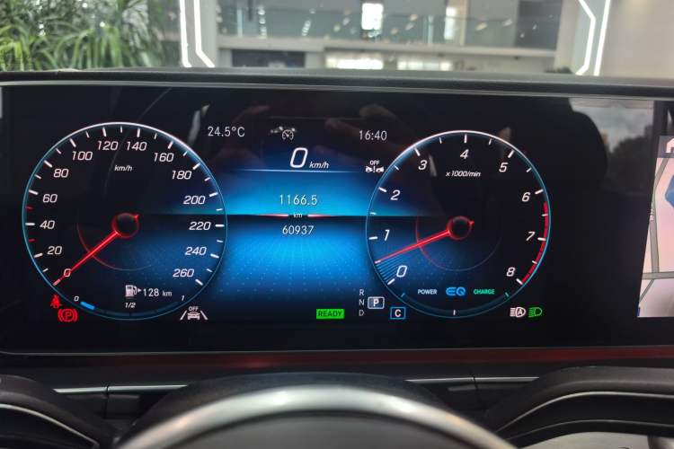 Used Mercedes-Benz GLE 2023 GLE 450 4MATIC AMG Line Odometer Close Up