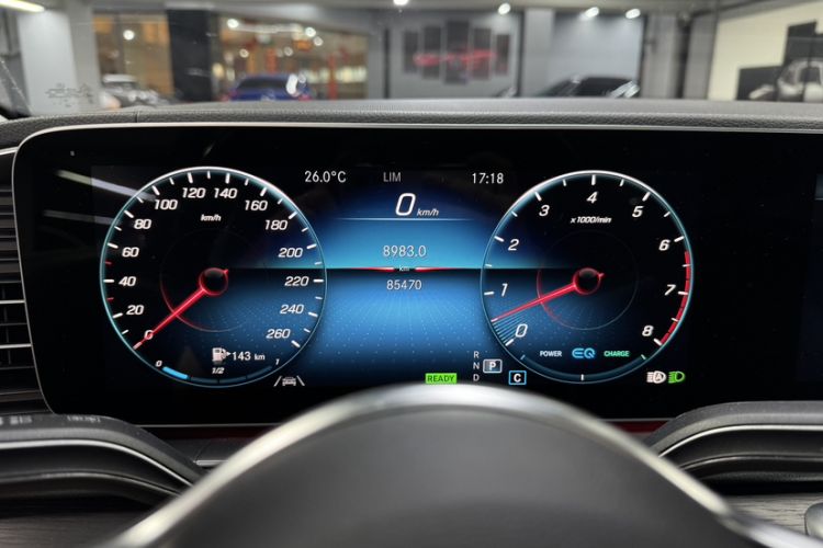 Used Mercedes-Benz GLE 2023 GLE 450 4MATIC Luxury Model Odometer Close Up