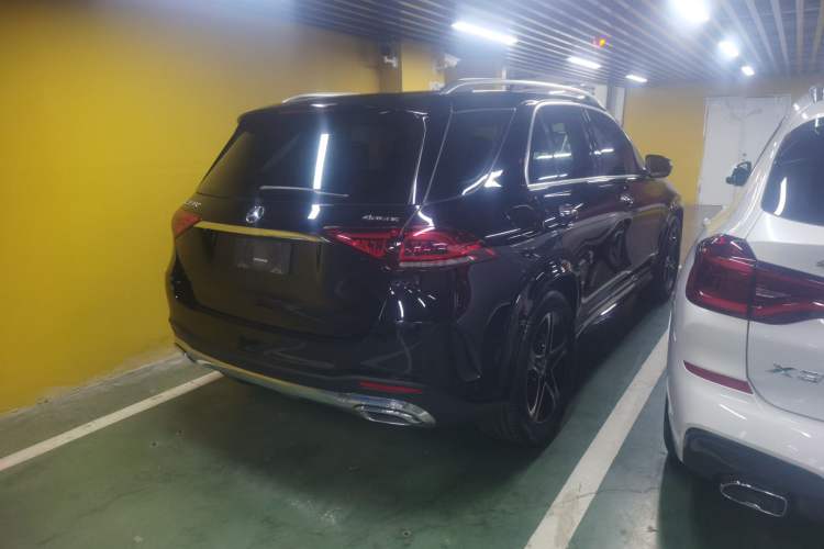 Used Mercedes-Benz GLE 2023 GLE 350 4MATIC Stylish Model Rear Right 45 Deg
