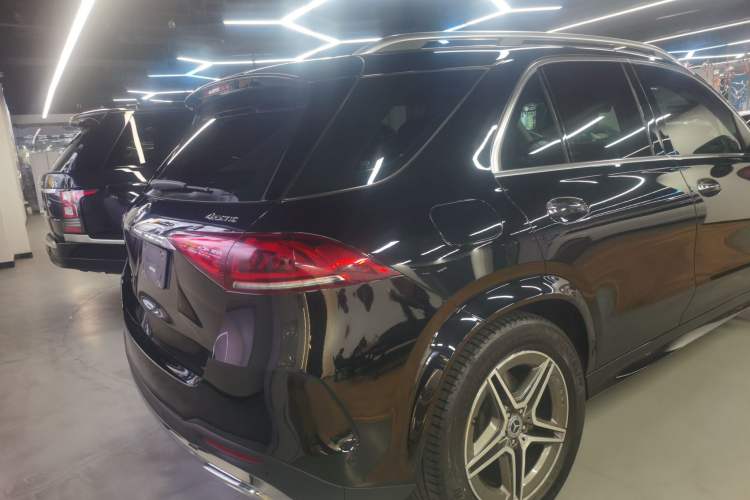 Used Mercedes-Benz GLE 2023 GLE 350 4MATIC Stylish Model Rear Right 45 Deg